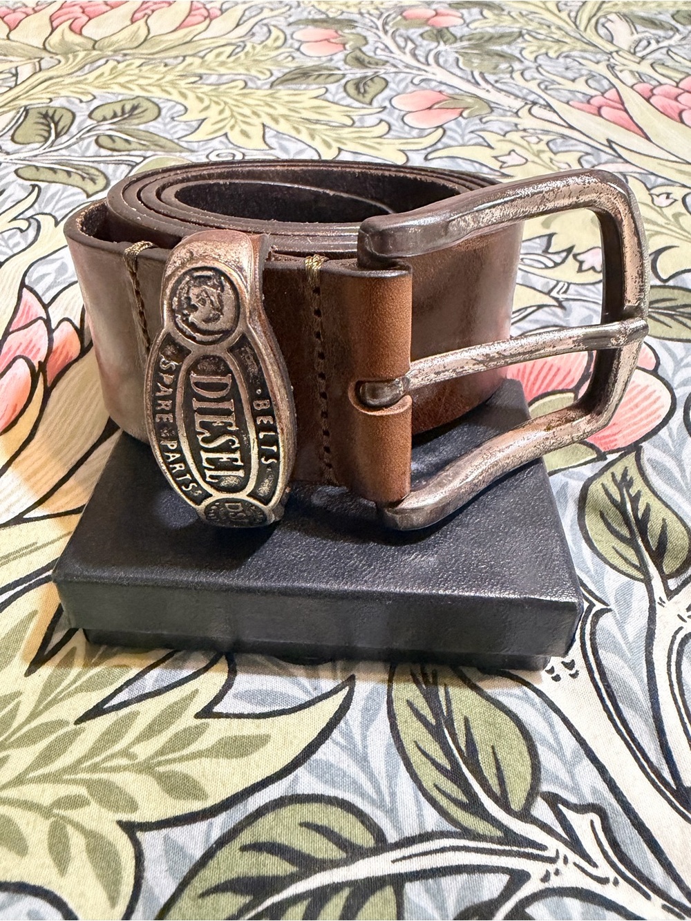 Diesel Brown Leather Men's Belt with Distinctive Branded Buckle